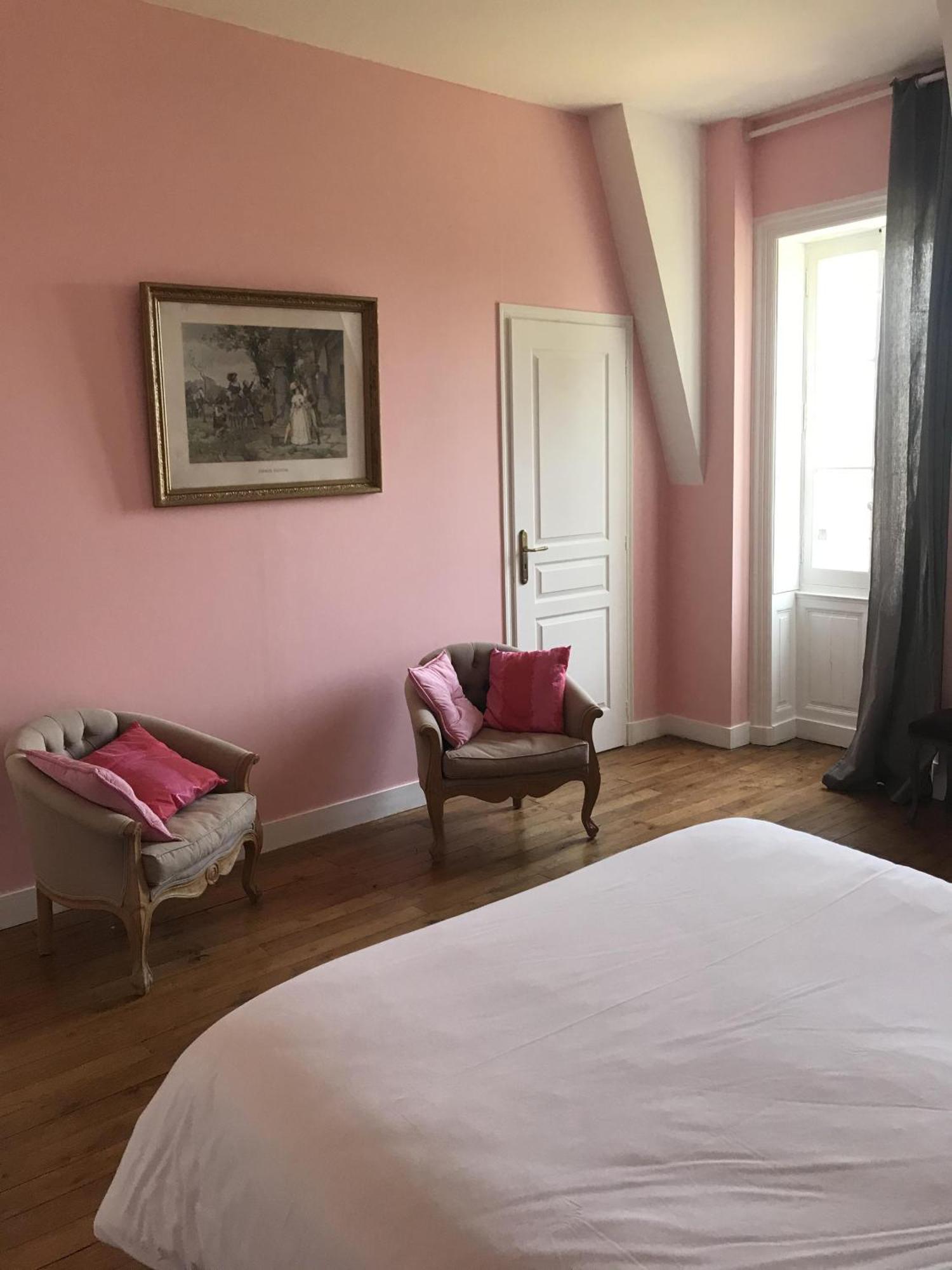 Couette-café Château Des Essards Avec Piscine Et Jacuzzi Langeais